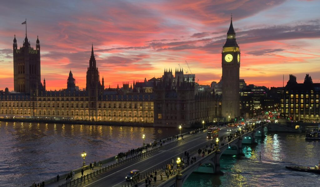 harry potter - london westminster bridge and house of parliament at sunset